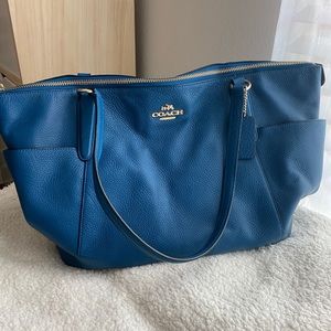 SOLD ON M.‼️Coach Bag